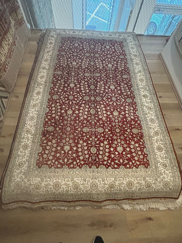 hereke-hedvabny-koberec-kvetinovy-160x280cm.jpg