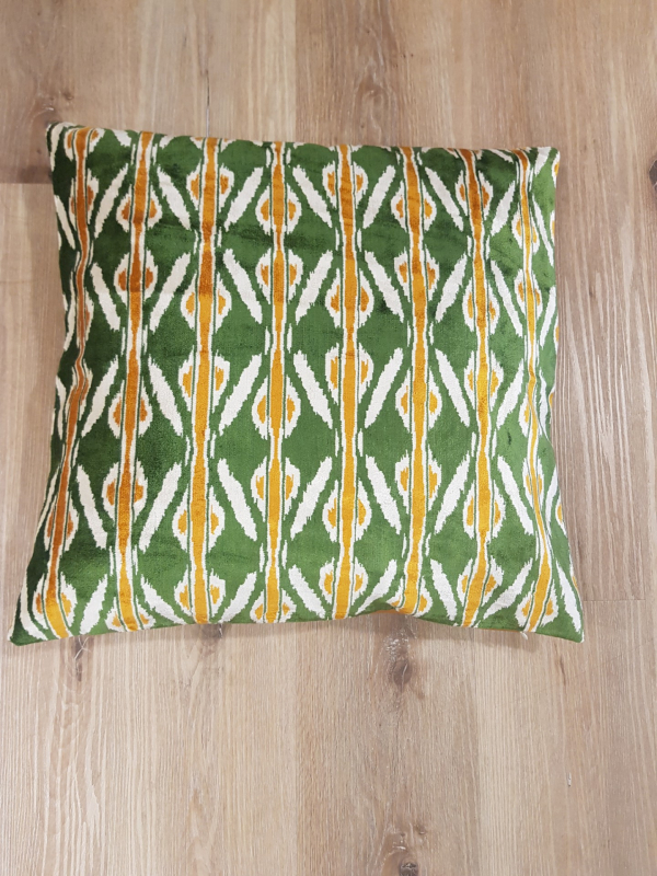 hedvabny-povlak-na-polstar-45x45-zeleno-zluty-2.jpg